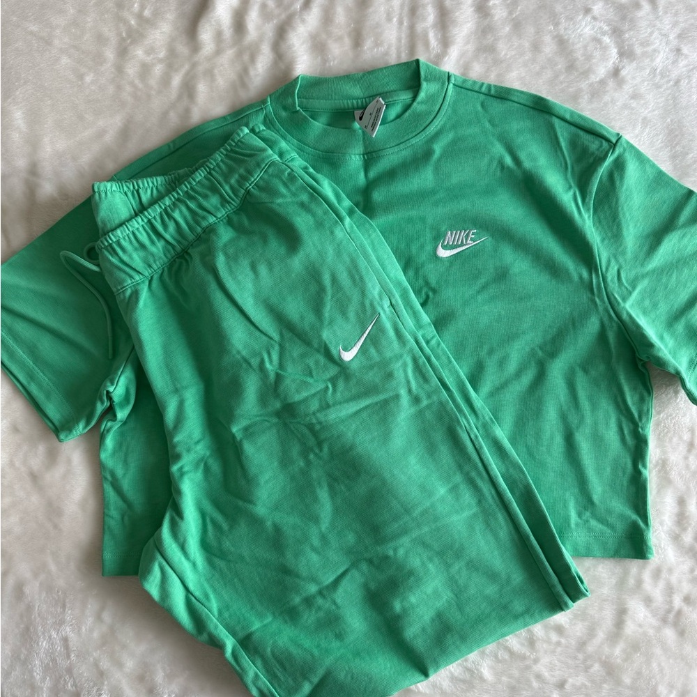 Nike Mint Green Athletic Set